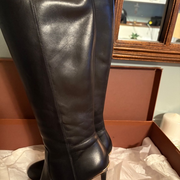 Coach leather boots 5.5 - Picture 3 of 4